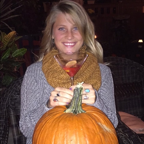 Profile Picture of Maggie Orris (@morris17) on Poshmark