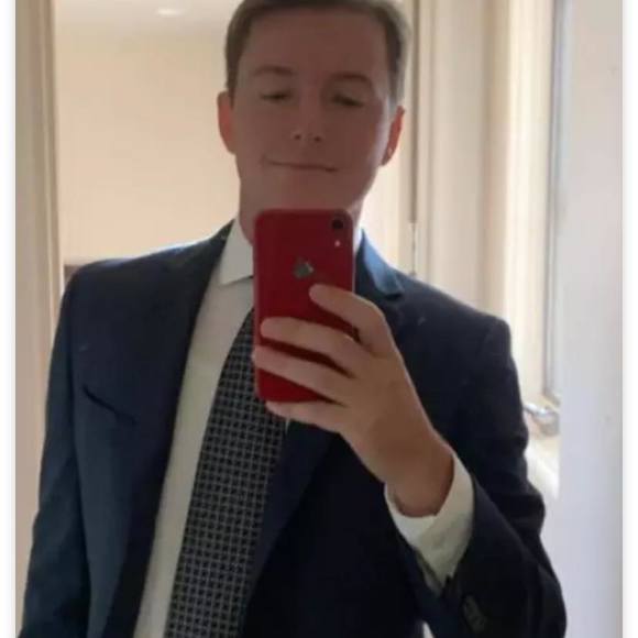 Schuyler Honnen - Poshmark Profile Picture of Schuyler Honnen (@yourlocalstore) on Poshmark