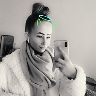 Profile Picture of Vivian Pauker (Vivie) (@vivie.salat) on Facebook