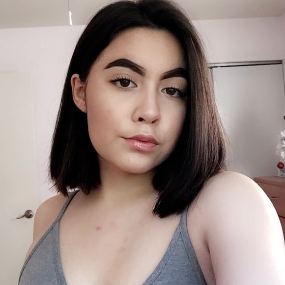 Profile Picture of Tori Corrales (@toricorralesx) on Poshmark