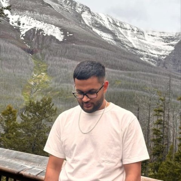 Profile Picture of Suvan Gupta (@suvangupta35) on Poshmark