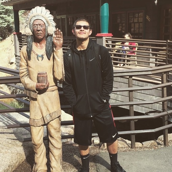 Profile Picture of Eric Perez (@perez4899) on Poshmark