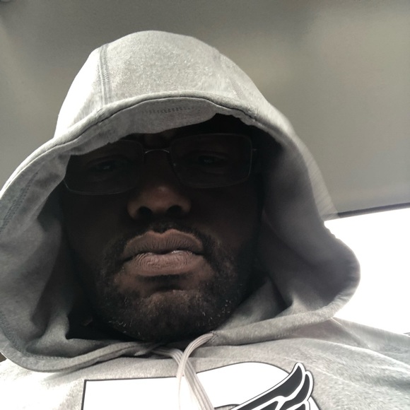 Profile Picture of Christopher Wright (@cwright1286) on Poshmark