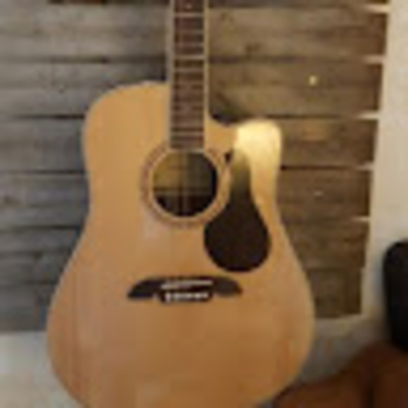 Profile Picture of Isaak Foesch (@ifoesch468) on Poshmark