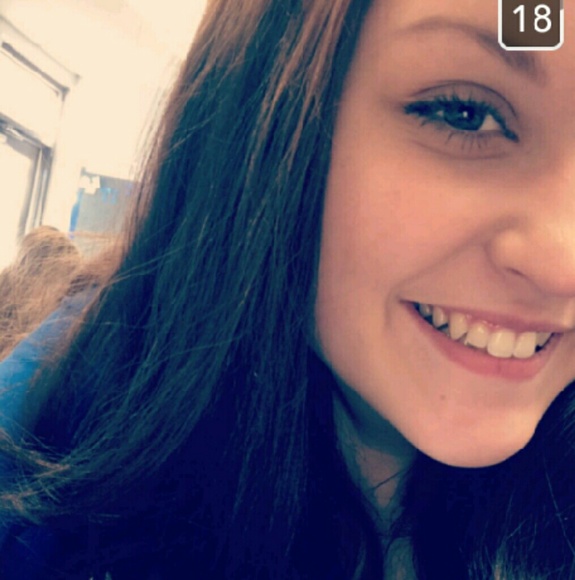 Profile Picture of Jillian Osborne (@jillian_malynne) on Poshmark