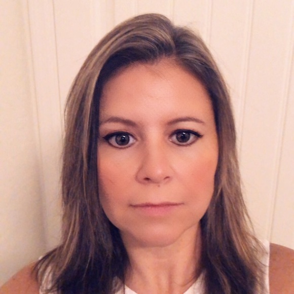 Profile Picture of Joanna Anderson (@jojoander74) on Poshmark