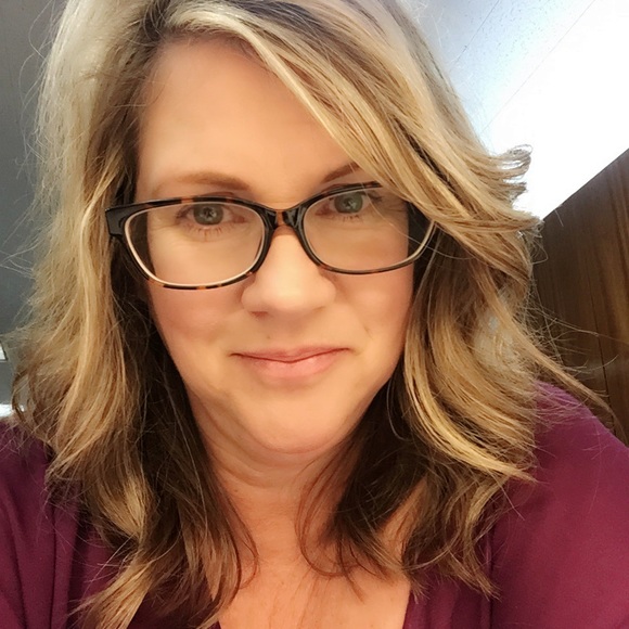 Profile Picture of Tammy Hale (@haletammy) on Poshmark