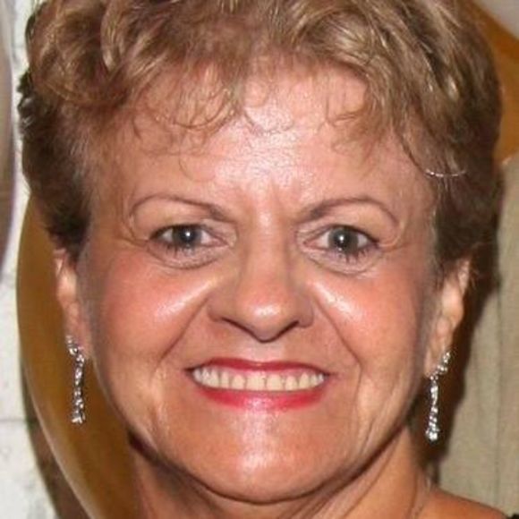 Profile Picture of Ro aloisio Dilemme (@ro6739) on Poshmark