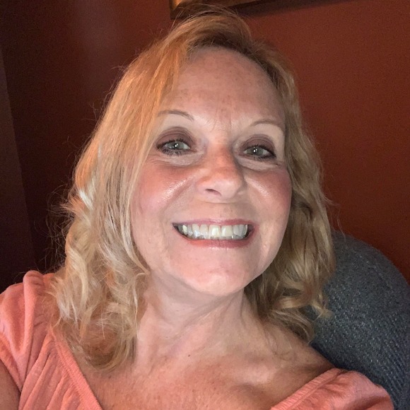 Profile Picture of Janet Quigley-abbott (@tebmom2003) on Poshmark