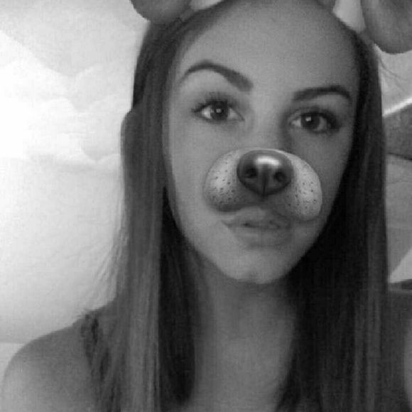 Profile Picture of Brianna Riggle (@briannariggle) on Poshmark