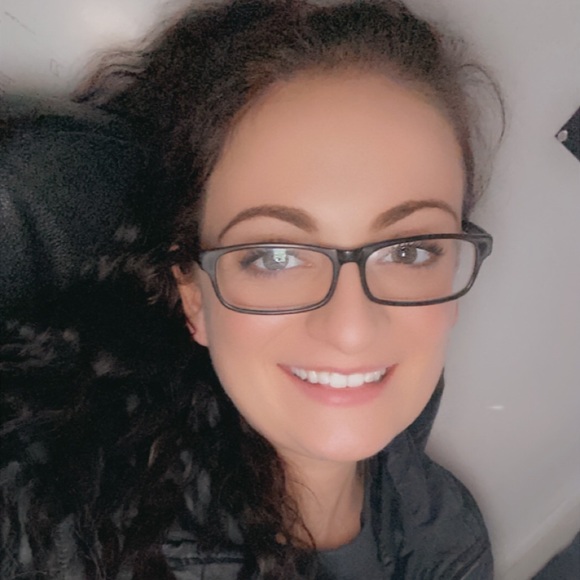 Profile Picture of Christa Branco (@christabranco) on Poshmark