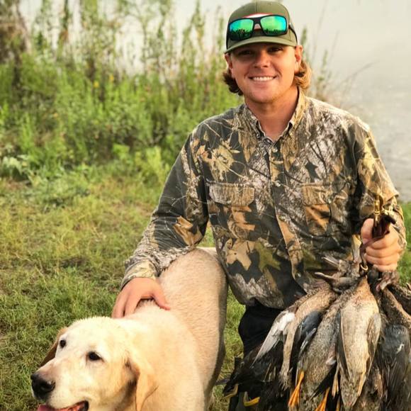 Profile Picture of Tyler Beasley (@tylerbealey1) on Poshmark