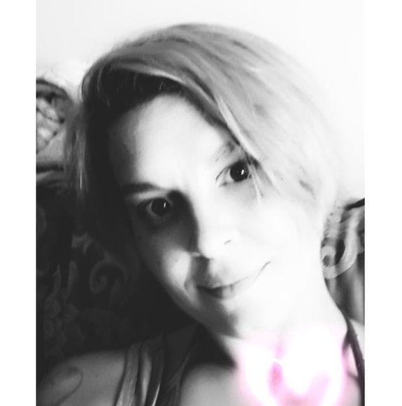 Profile Picture of Amanda Wamboldt (@wamboldtamanda1) on Poshmark