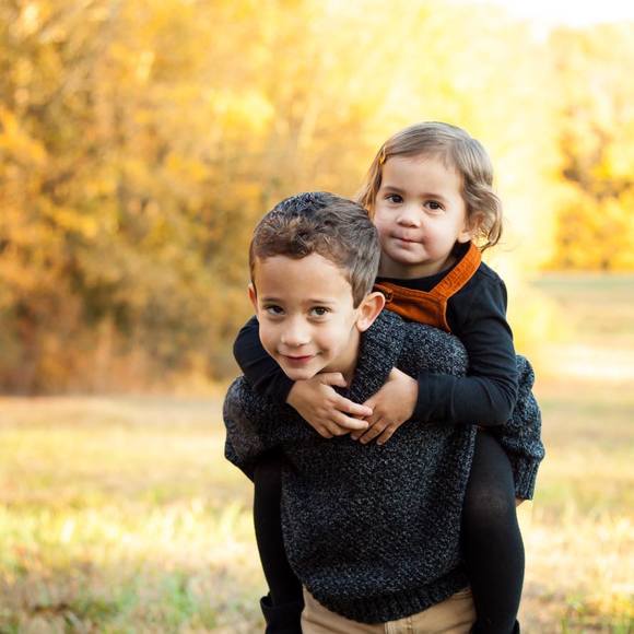 Profile Picture of Rach Hochstetler (@rachhochstetler) on Poshmark