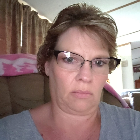 Profile Picture of Dawn Goodman (@evans710528) on Poshmark