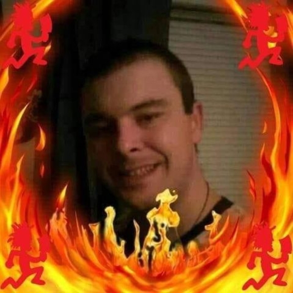 Profile Picture of George Lecates (@lennylecates21) on Poshmark