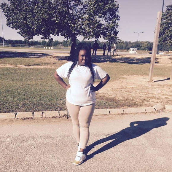 Profile Picture of Nykia Mclean (@nykia_18) on Poshmark