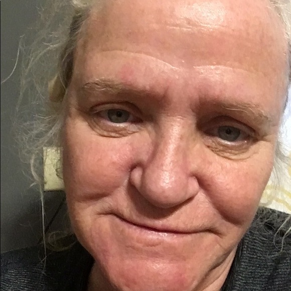 Kathleen Sitkiewicz - Poshmark Profile Picture of Kathleen Sitkiewicz (@kikimoreilly) on Poshmark