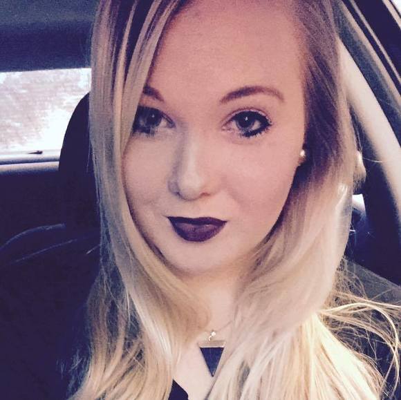 Profile Picture of Annie Regec (@annieregec) on Poshmark