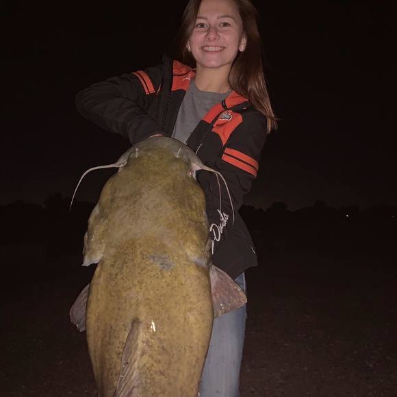 Profile Picture of Haley Yeary (@haleyyeary) on Poshmark