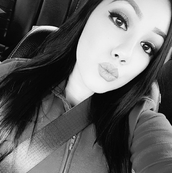 Profile Picture of Cristal Perez (@cristal_1315) on Poshmark