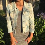 Profile Picture of Jaclyn & Brianna's Closets (@jbsclosets) on Instagram