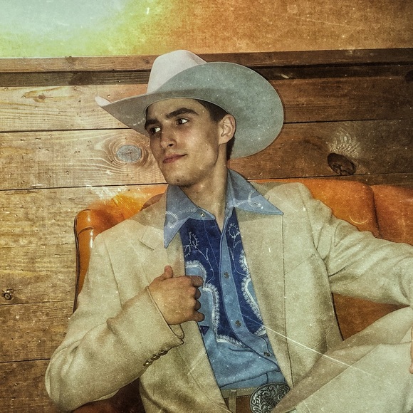 Profile Picture of Gideon Allen (@gideonallen) on Poshmark