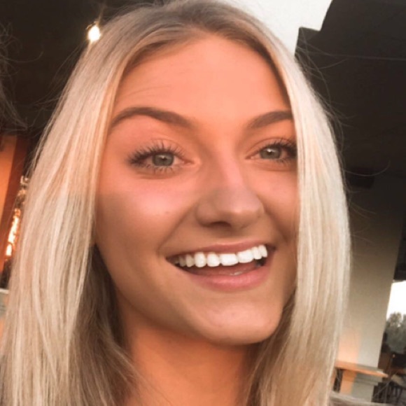 Profile Picture of Kris Wilson (@krisswilss) on Poshmark