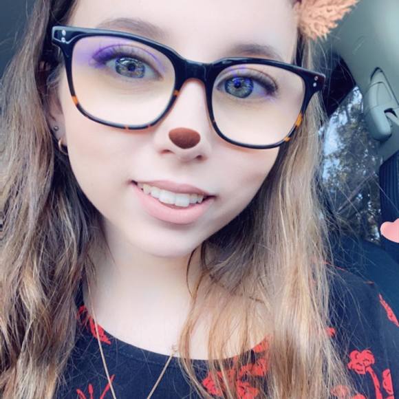 Profile Picture of Aramie Martinov (@amm0299) on Poshmark