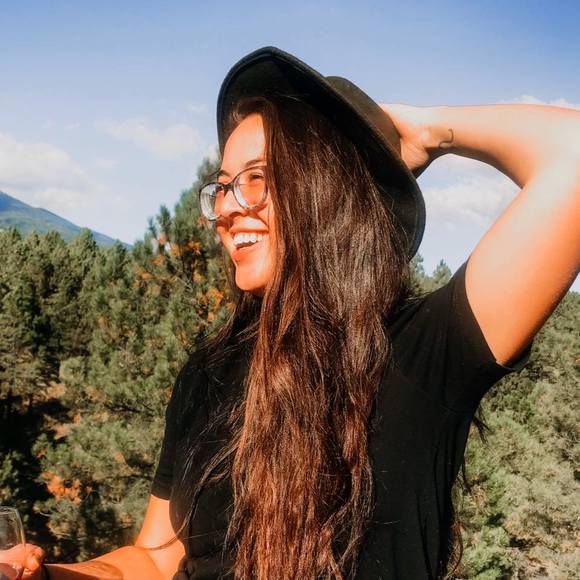 Sabrina Connelley - Poshmark Profile Picture of Sabrina Connelley (@sabrinamacon) on Poshmark