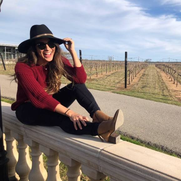 Profile Picture of Daniela Lambarri (@yokieropapas) on Poshmark