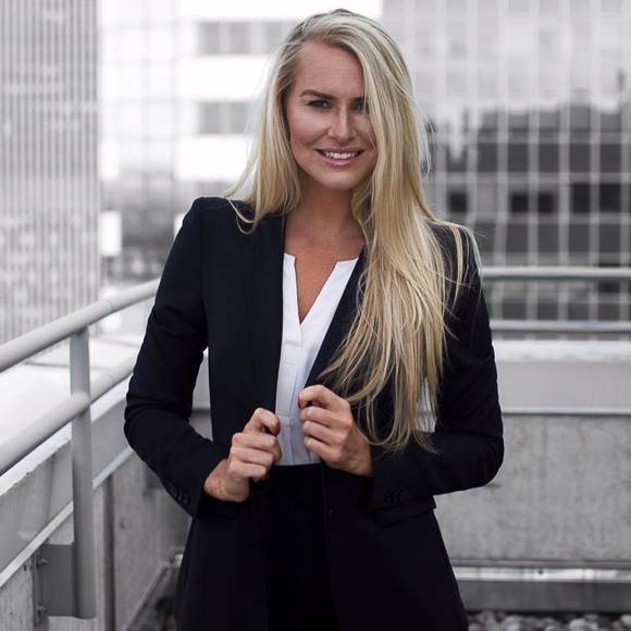 Profile Picture of Heidi Norden (@heidi_norden) on Poshmark