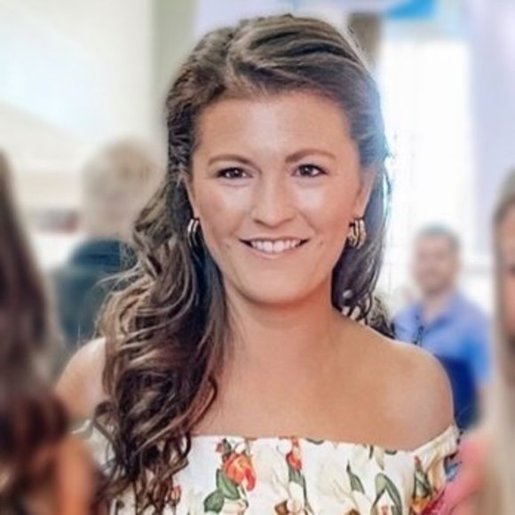 Profile Picture of Katie Byram (@katiebbyram) on Poshmark