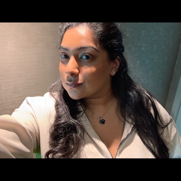 Profile Picture of Jennifer Kishun (@jennifer_kishun) on Poshmark