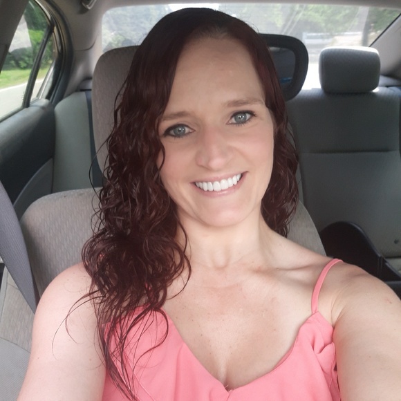 Profile Picture of Jeri Mcdaniel (@jleighmc555) on Poshmark