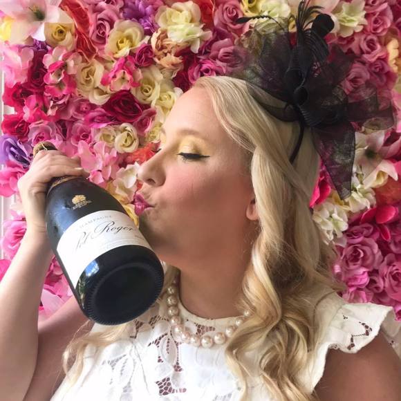 Profile Picture of Julia Rutledge (@juliamarierut) on Poshmark