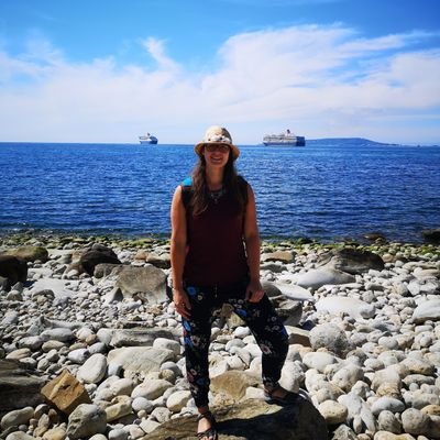 Profile Picture of Dr Alice Hall (@AHall_Marine) on Twitter