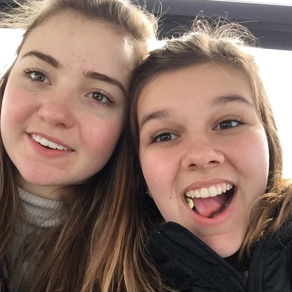 Profile Picture of Lauren Barbato (@laurenbkay) on Poshmark