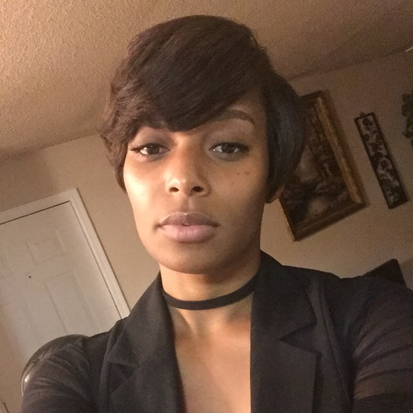 Profile Picture of Carlie Smith (@smithcarlie270) on Poshmark