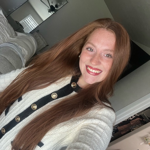 Profile Picture of Autumn Witbeck (@autumnwitbeck) on Poshmark