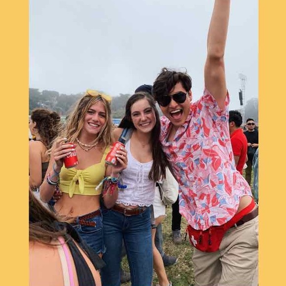 Charlie Bonthron - Poshmark Profile Picture of Charlie Bonthron (@charliebonthron) on Poshmark