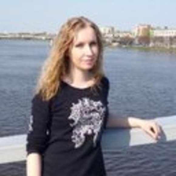 Profile Picture of Laurie Gonzalez (@laurie8gonzalez) on Poshmark