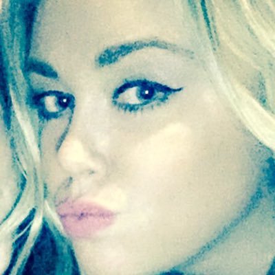 Profile Picture of Carly Crook (@Carlyjane77) on Twitter