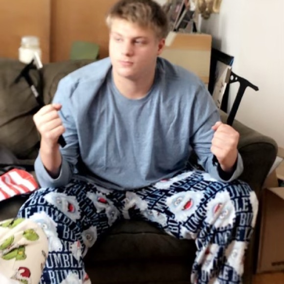 Skylar Scarton - Poshmark Profile Picture of Skylar Scarton (@skylarscarton) on Poshmark