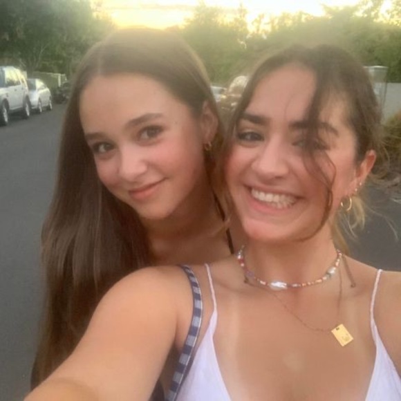 Profile Picture of Alyssa Morris (@alyssamorris520) on Poshmark