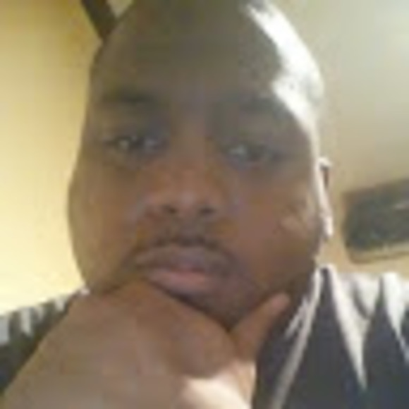 Profile Picture of Anthony Hicks (@anthonydhicks77) on Poshmark