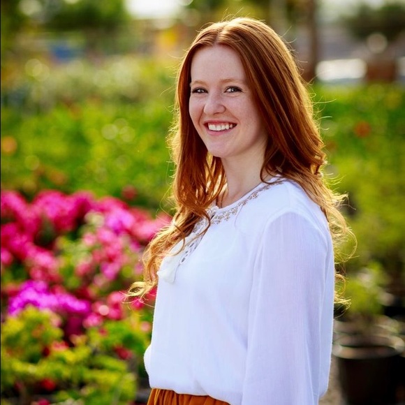 Profile Picture of Hannah Letourneau (@hannahlet) on Poshmark