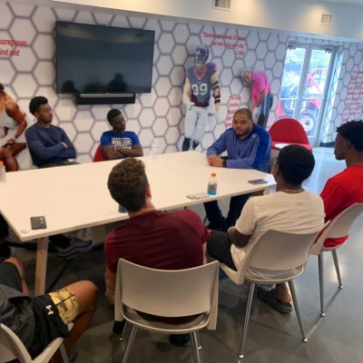 Profile Picture of CH21ERA (@Chris_Hardeman1) on Twitter