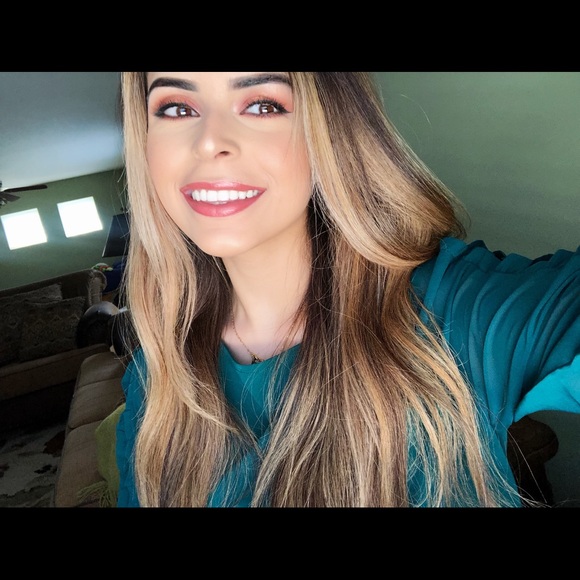 Profile Picture of Noor Alsayed (@alsayedn1) on Poshmark