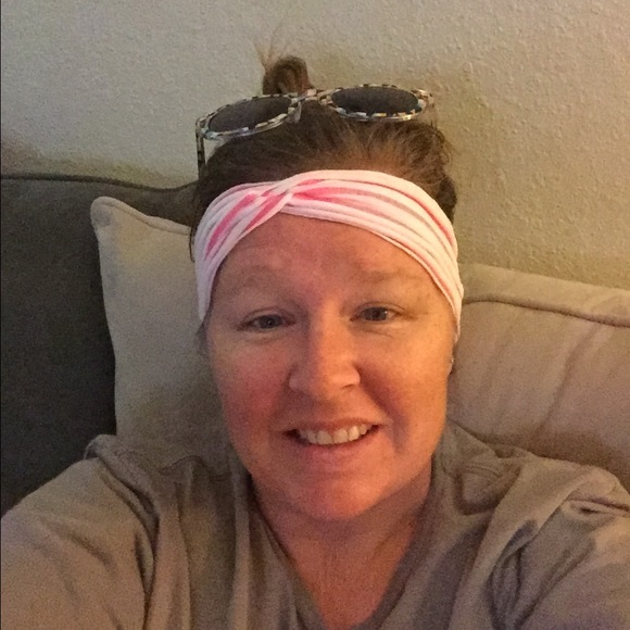 Profile Picture of Candi Starkey (@cstarkey82) on Poshmark